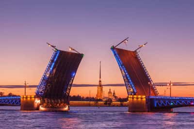 Развод мостов с Карповки на комфортабельном катере в мини-группе