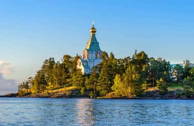 Водная прогулка к историческому острову Валаам и шхерам