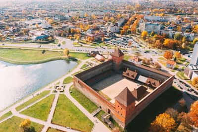 Ваш личный трансфер в Лидский замок с максимальным комфортом из Гродно
