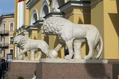 «Стражники» города на Неве