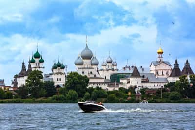 Ростов Великий - жемчужина на озере Неро