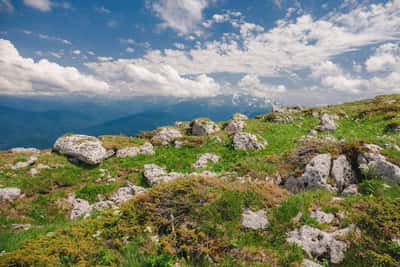 По плато Лаго-Наки к вершине хребта «Каменное Море»