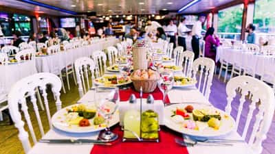 Звёзды Босфора: шоу-программа и ужин на эксклюзивном корабле