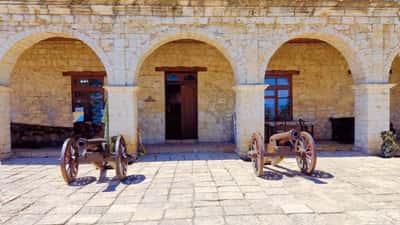 Вдоль Каспия в Дербент и к экраноплану «Лунь»