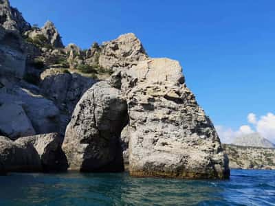 Караул-Оба Новый Свет: морская прогулка и покорение вершин