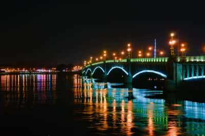 Дискотека под разводными мостами