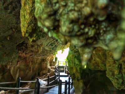 Пещеры Маллакского полуострова