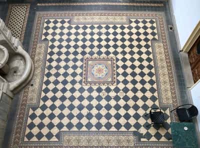 Застывшая музыка тбилисских двориков и особняков