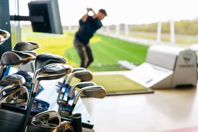 Игра в гольф на 1 час с видом на Дубай Марину