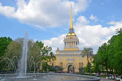 Юмористическая автобусная экскурсия по Петербургу «2 в 1» с комиком и гидом