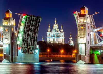 Дискотека на теплоходе с разводом мостов