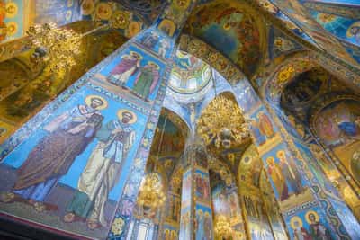 Спас на Крови снаружи и внутри: аудиоэкскурсия по самому яркому храму Петербурга