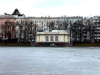 Патриаршие пруды: поэты, писатели, творцы и обыватели