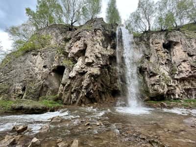 Медовые Водопады и гора Кольцо