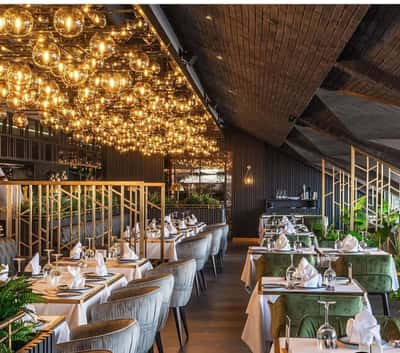 Новый год в ресторане пятизвездочного отеля