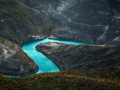 Там, где парят орлы: Сулакский каньон, пещеры Нохъо и бархан Сарыкум