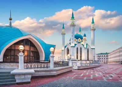 Йош и Ка: гуляем по Йошкар-Оле и купаемся в Казани. Автобусный тур из Перми