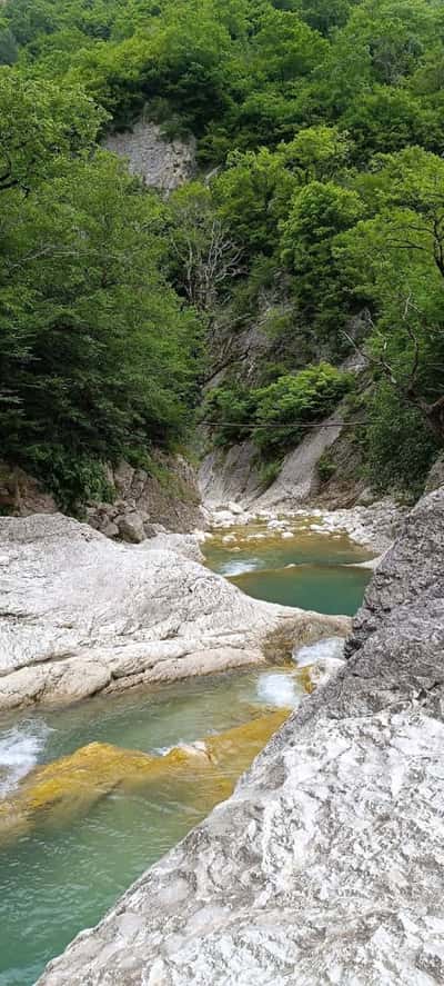 Кодорское ущелье-к водопадам, каньону, смотровои площадке