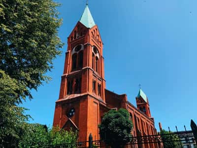 Замок Тапиау и памятники прусской истории