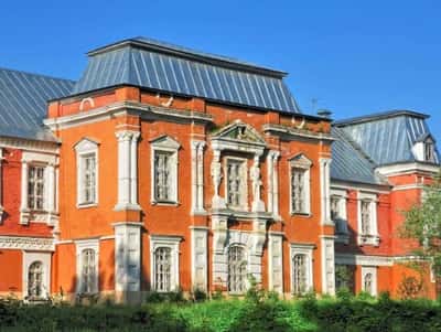 Четыре усадьбы и знаменитые гости: В.Д. Поленов, А.П. Чехов, Л.Н. Толстой