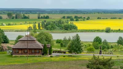 Замки в Коссово и Ружанах