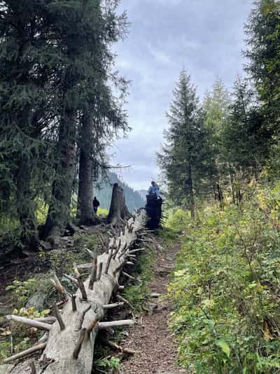 Водопад Аюсай и горячие родоновые источники Алма-Арасан