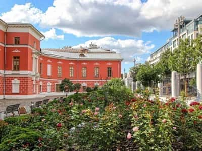 Дом переехал: пешеходная экскурсия про передвижку домов