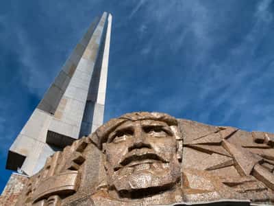 Экскурсия в Хатынь и Курган Славы с посещением музея