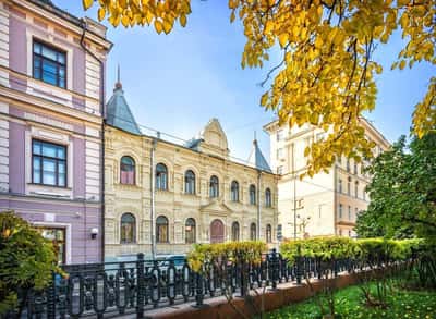 «Там в переулочках, где Чистые пруды»: экскурсия по Чистым прудам