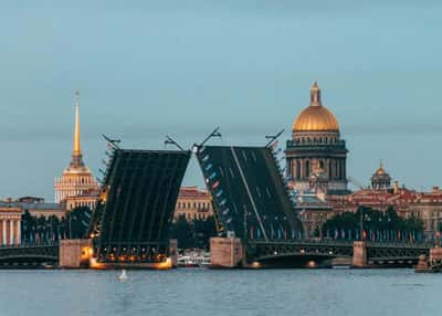 Майские выходные в Северной столице