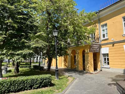 По Никитскому и Тверскому бульварам