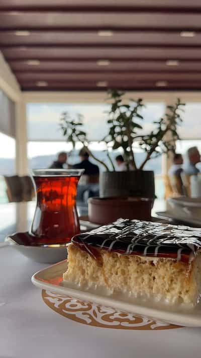 Фотопрогулка: на пароме ко дворцу Кючюксу