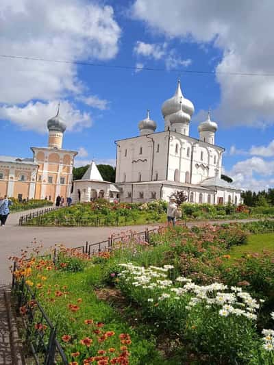Главные монастыри Новгорода