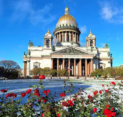 Два символа города: Спас на Крови и Исаакиевский собор