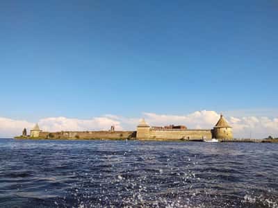 Тур в крепость Орешек с посещением музея «Дорога Победы»