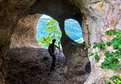 Плато Лаго Наки в горы к термальным источникам, водопадам и пещерам