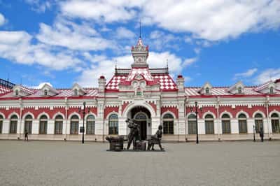Обзорная экскурсия по Екатеринбургу: история и современность