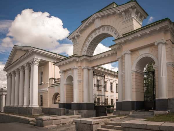 Истории и тайны Вознесенской горки