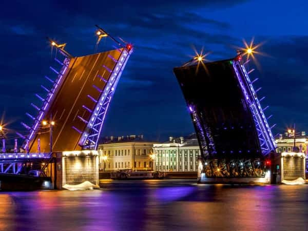 Разводные мосты на частном катере