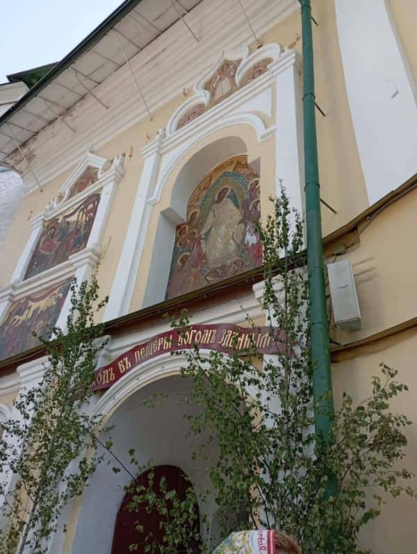 Паломничество в Свято-Успенский Псково-Печерский монастырь
