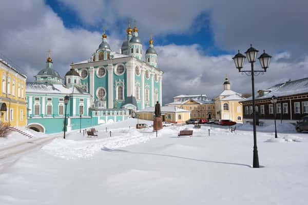 Зимние выходные в Смоленске и Вязьме для всей семьи: экскурсии, прогулки и погружение в историю