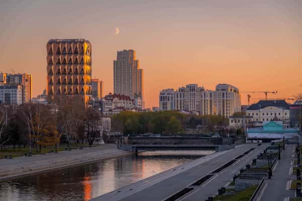 Екатеринбург - город на границе Европы и Азии