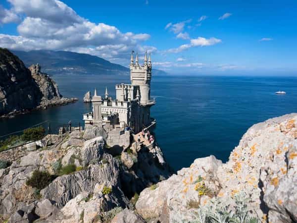 Автобусная экскурсия в Ялту, Ливадию и Никитский сад