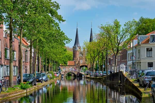 Два города - два мира: Роттердам и Делфт