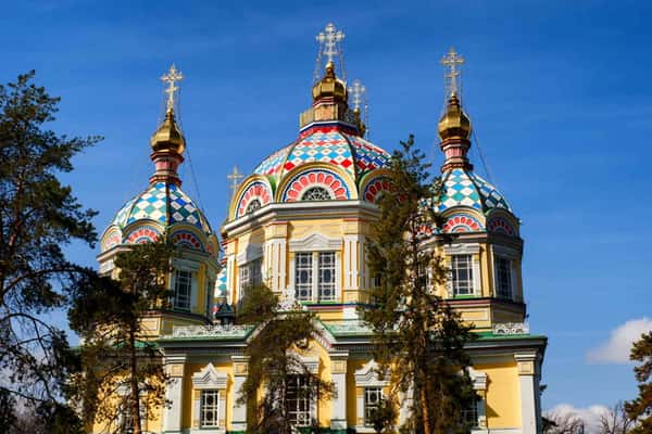 Пешеходная экскурсия по Алматы: история, стиль, атмосфера