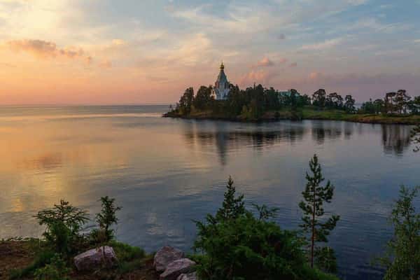 Легендарный карельский маршрут: остров Валаам и парк Рускеала