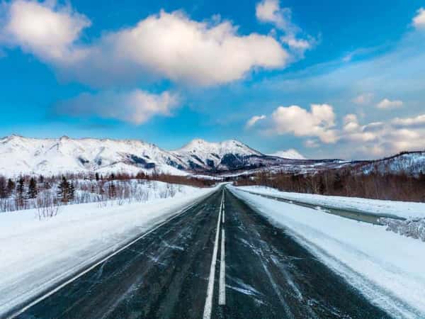 Зимний Сахалин: ледопады, кекуры и замерзшее море