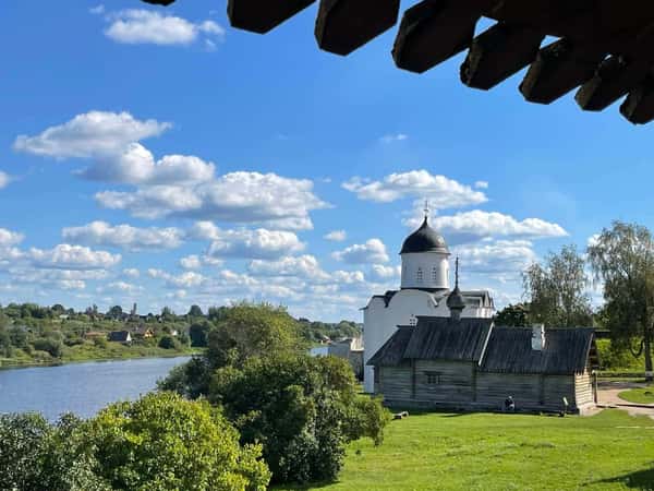 Двухдневное путешествие к Монастырю Александра Свирского и Мандрогам