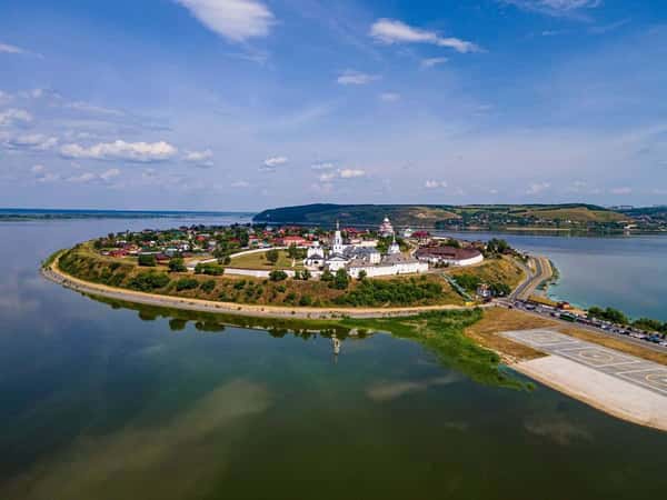 Остров-град Свияжск на теплоходе