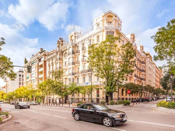 Изысканный Мадрид: прогулка по аристократической Саламанке